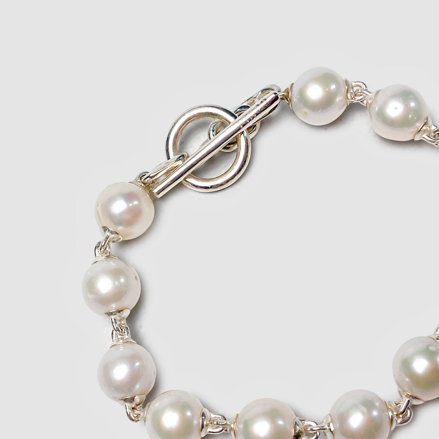 Consi Bracelet in Silver with White Pearls