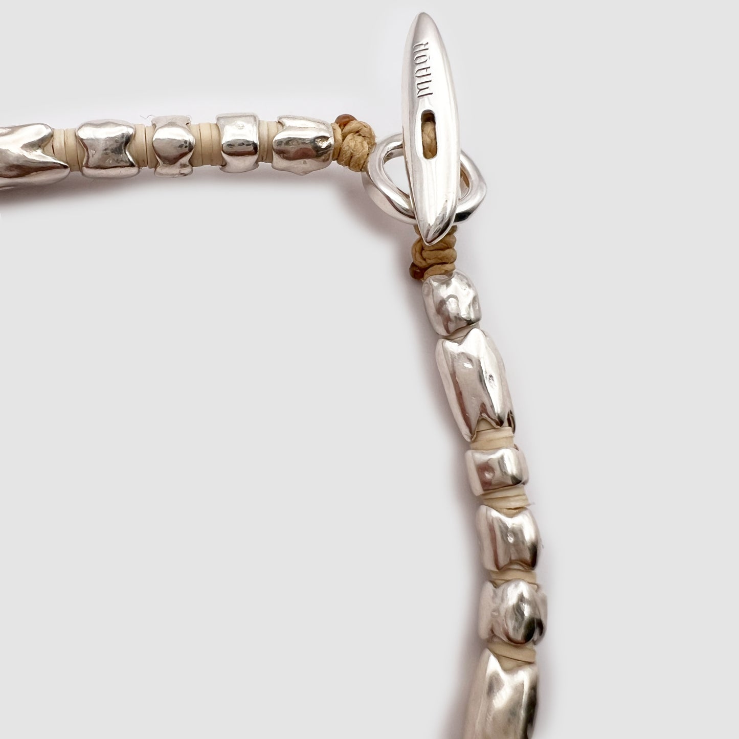 Dryp-2 Bracelet in Silver with Off White African Discs