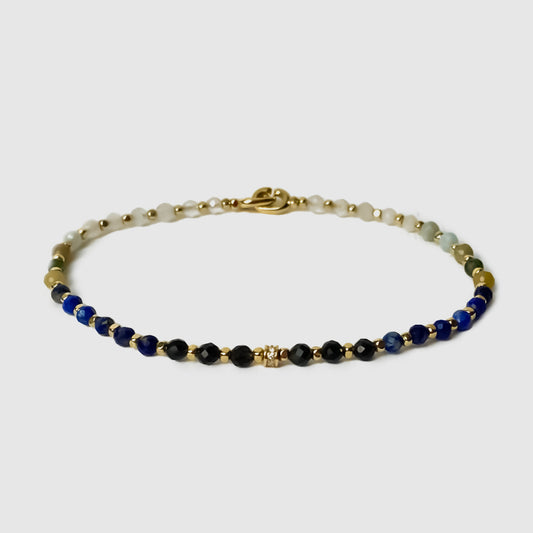 Crystal Bracelet in Yellow Gold / Blue Pattern with White Diamonds