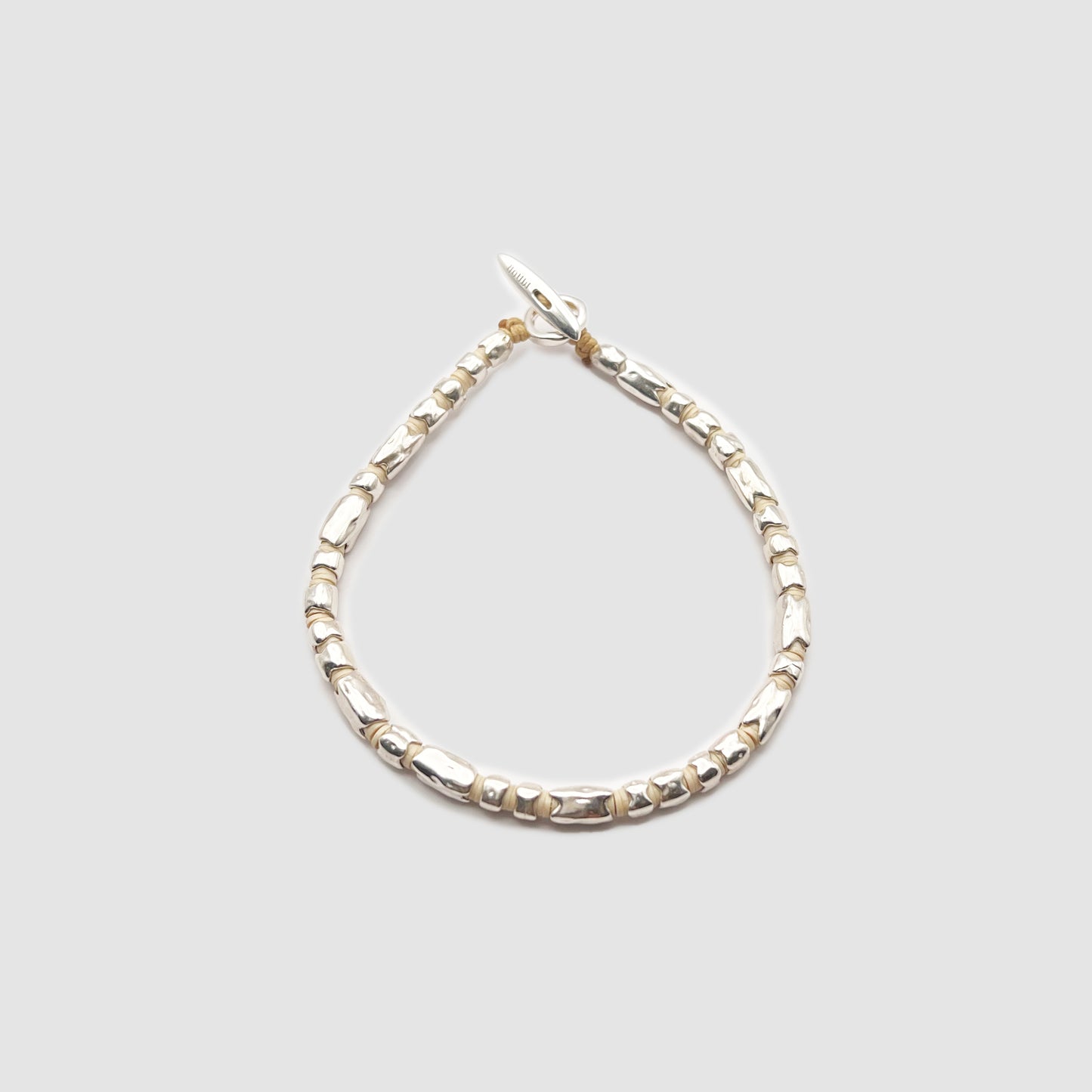 Dryp-2 Bracelet in Silver with Off White African Discs