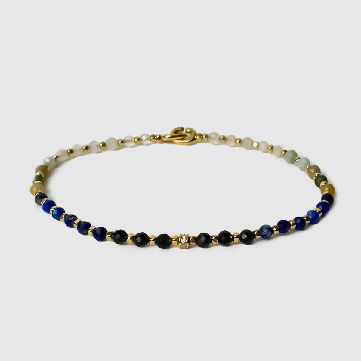 Crystal Bracelet in Yellow Gold / Blue Pattern with White Diamonds